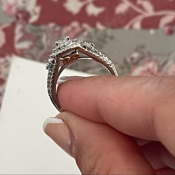 WEDDING RING SET - Picture 11 of 16